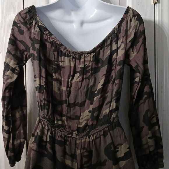 J for Justify camo off the shoulder short romper  Sz M GUC - Picture 7 of 8